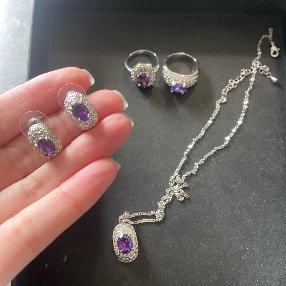 Elegant Silver and Purple Jewelry Set - Picture 1 of 4
